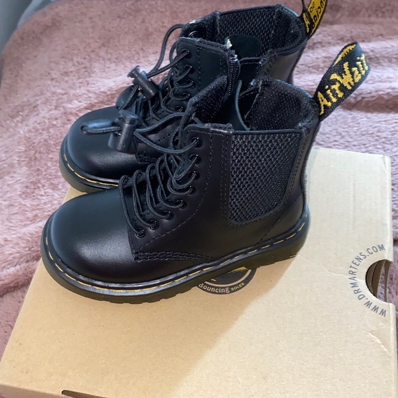 Dr. Martens Other - DR. MARTENS TODDLER SIZE 7 with zipper brand new $90